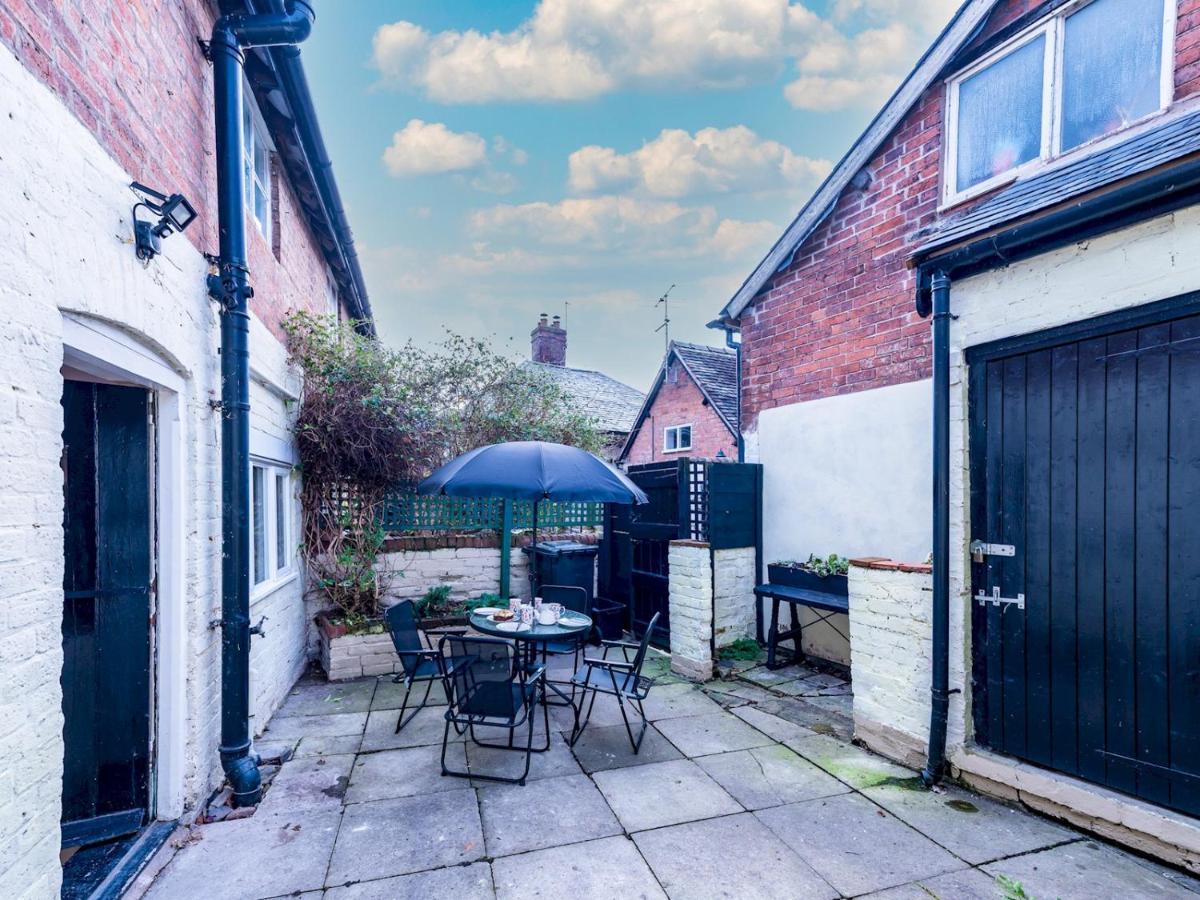 Pass The Keys Cosy 2 Bedroom Victorian Cottage Ludlow Exterior foto
